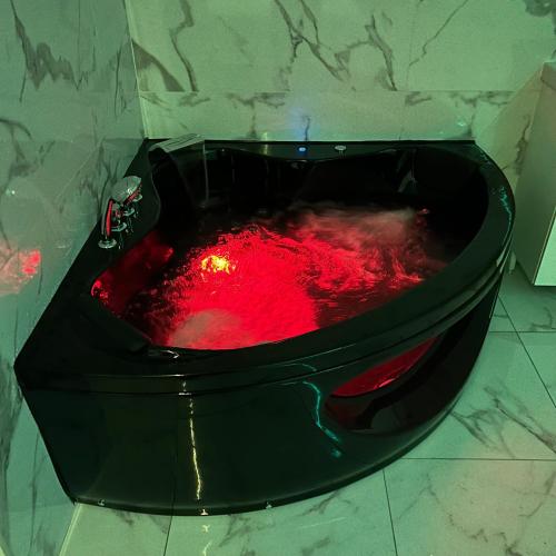 Suite baignoire balnéo st Charles, Марсель (фото 8)