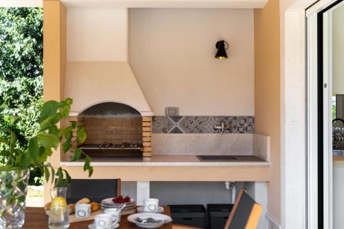 المرافق, Casa Piano in a calm village enveloped by nature in Zupanici