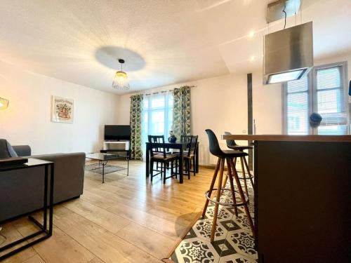 147 - Vue Cité Médiévale et Parking - Location saisonnière - Carcassonne