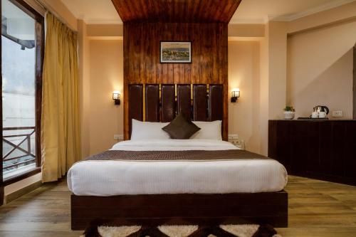 Deluxe Double or Twin Room with Balcony room in The Spruce Mansion