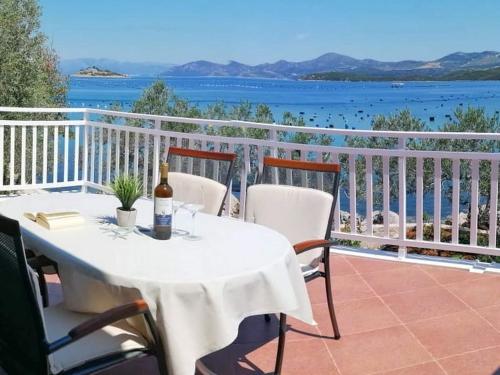Iekārtas, Holiday Home Blue Dream - Two Bedroom Apartment with Terrace and Sea View A1 in Putnikovici