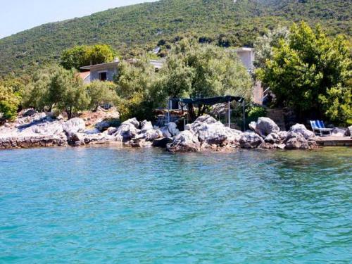 Skats, Holiday Home Blue Dream - Two Bedroom Apartment with Terrace and Sea View A1 in Putnikovici