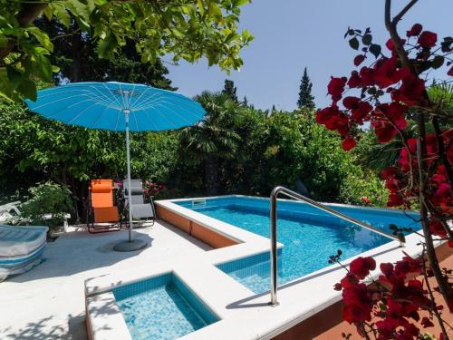 Villa Gemma - Four Bedroom Villa with Terrace and Swimming Pool - Location, gîte - Mlini