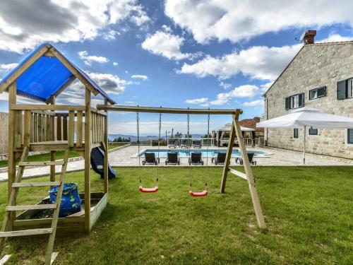 Exterior view, Villa Pave - Six-Bedroom Villa with Terrace and Swimming Pool in Dubravka