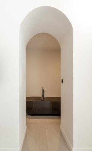 Mouchki Room Type - Deluxe Double Room with Bath
