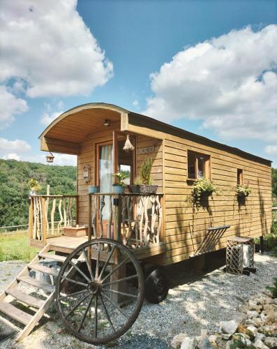 La roulotte de Jane gîte à louer Ozée
