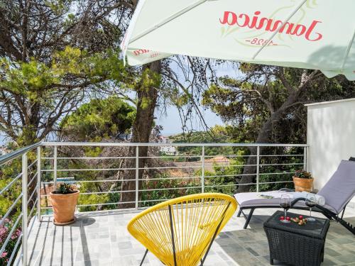 Apartment Eulalija- One-Bedroom Apartment with Terrace and Sea View