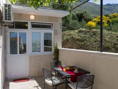 Apartments Olive - One Bedroom Apartment with Terrace and Partial Sea View - Popolica 50, Mlini