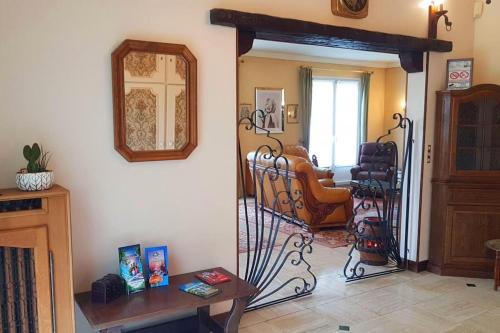 Gîte La Châtelaine 4 Épis (Gite La Chatelaine 4 Epis) in Les Molieres (Ile-de-France)