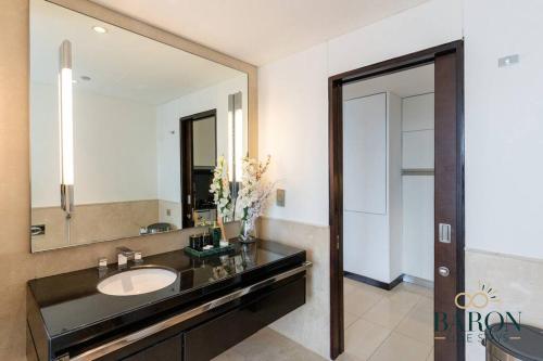 Elegant Studio Address Marina. - image 10