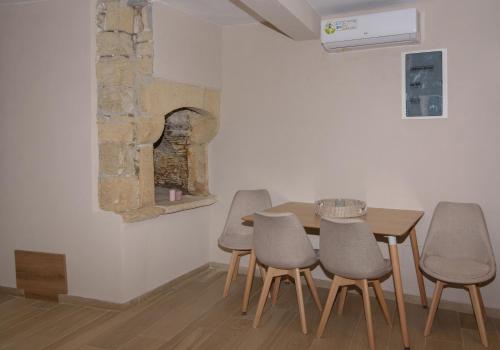 Gold Queen Apartment in Nikos Kazantzakis