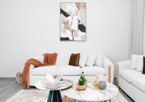 Cozy 2BR Near Dubai Spots Midtown Dubai Access by Vibel, Dubaj (fotografie 3)