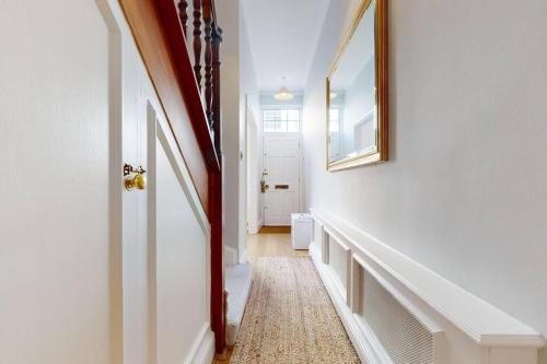 Air Con- Prime Location: Prince’s Gate Mews! 4BD - image 11