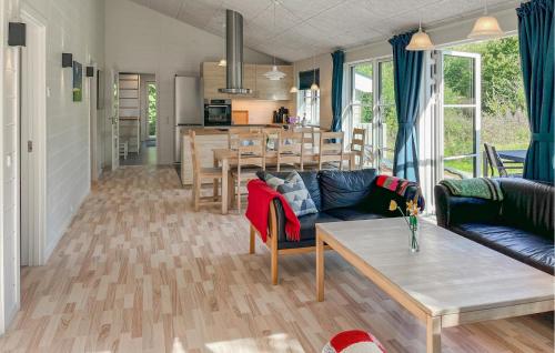 Gorgeous Home In Ebeltoft With Kitchen in Femmoller