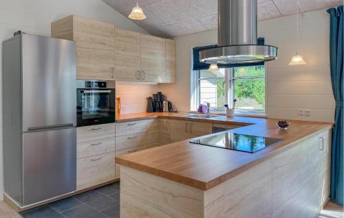 Kitchen, Gorgeous Home In Ebeltoft With Kitchen in Femmoller