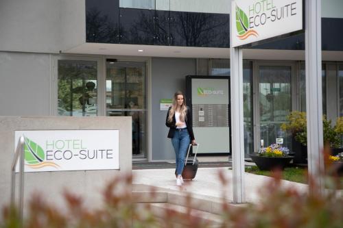 Eco Suite Hotel - image 7