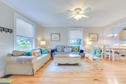 Walk to Lake Michigan Pet-Friendly Charlevoix Gem in Charlevoix, USA