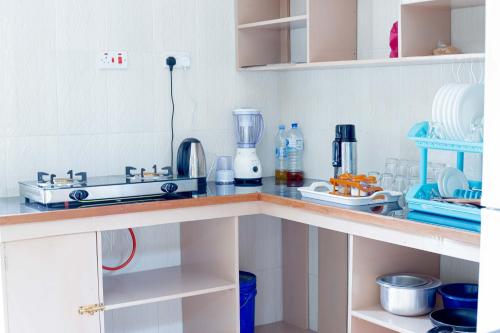 bucătărie, L&j modern backpackers BnB in Dar es Salaam
