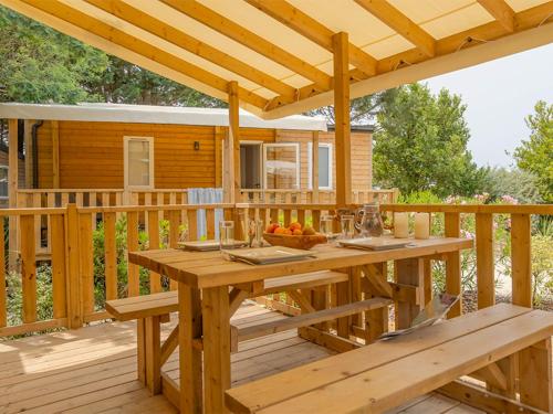 Three-Bedroom Prestige Cottage - 6 People