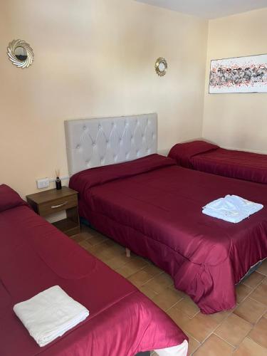 1 double bed, 2 twin beds