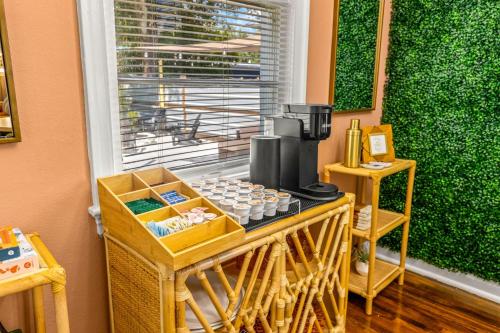 Sunny Citrus Escape Min to Midtown & Dog-Friendly Sunny Citrus Escape Min to Midtown & Dog-Friendly