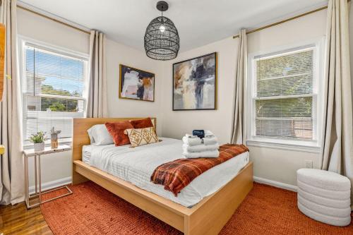 Sunny Citrus Escape Min to Midtown & Dog-Friendly Sunny Citrus Escape Min to Midtown & Dog-Friendly