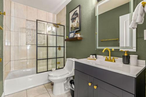 Sunny Citrus Escape Min to Midtown & Dog-Friendly Sunny Citrus Escape Min to Midtown & Dog-Friendly