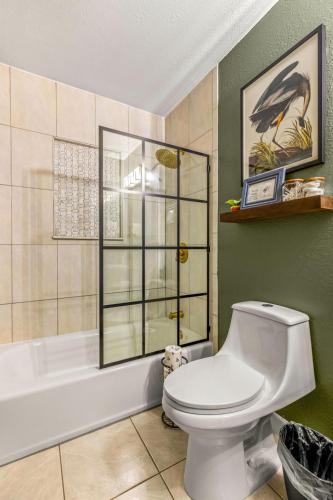 Sunny Citrus Escape Min to Midtown & Dog-Friendly Sunny Citrus Escape Min to Midtown & Dog-Friendly