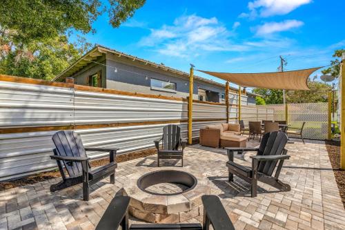 Sunny Citrus Escape Min to Midtown & Dog-Friendly Sunny Citrus Escape Min to Midtown & Dog-Friendly