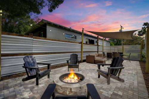 Sunny Citrus Escape Min to Midtown & Dog-Friendly Sunny Citrus Escape Min to Midtown & Dog-Friendly