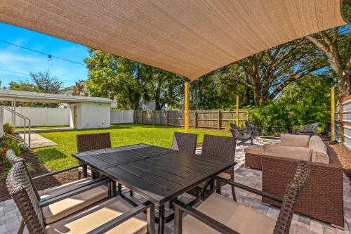 Sunny Citrus Escape Min to Midtown & Dog-Friendly Sunny Citrus Escape Min to Midtown & Dog-Friendly