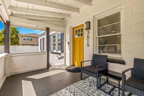 Sunny Citrus Escape Min to Midtown & Dog-Friendly Sunny Citrus Escape Min to Midtown & Dog-Friendly