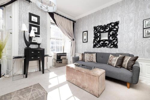 Elegant Flat Near Princes Street - Perfect Location, 24-7 Customer Support, Edinburgh (photo 7)