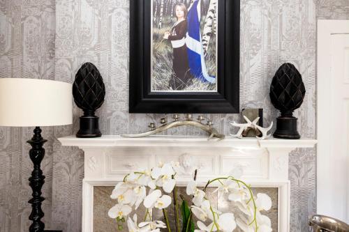 Elegant Flat Near Princes Street - Perfect Location, 24-7 Customer Support, Edinburgh (photo 8)
