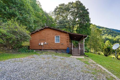 Riverfront Cabin with Mtn Views in Tuckasegee!