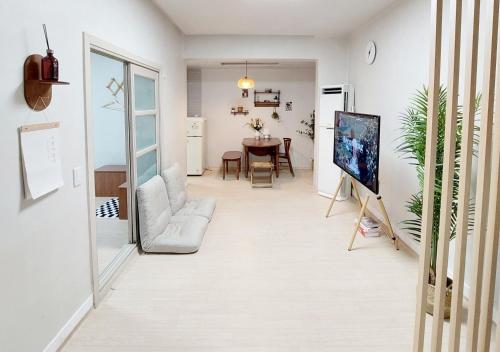 Can House (1)