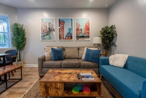 Stylish & Bright Gem Overlooks Lovely Park with Great Amenities in Chicago, USA