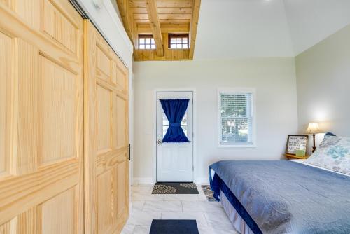 Serene Riverfront St Clair Studio Walk to Dtwn!