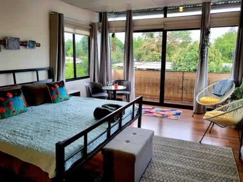 Cool Loft with King Bed 10 mins David 20 mins to Boquete in Dolega