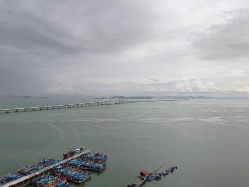 Seaview Vacation Condo 3R3B 8Pax