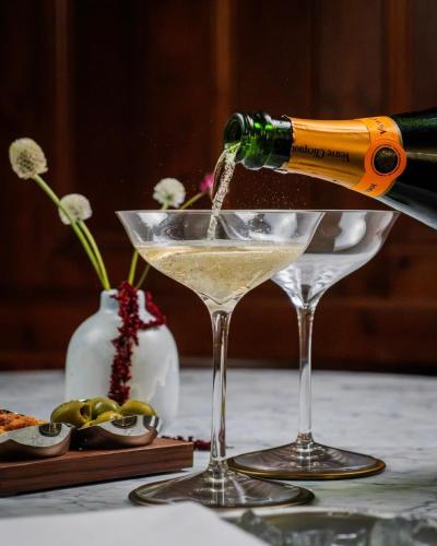 Étterem, The Exchange Hotel near Techniquest