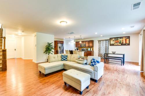 6 Mi to Uptown Charlotte Home with Yard! in Charlotte, USA