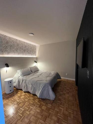 Luminoso y confortable apartamento en el corazón de la ciudad - image 2