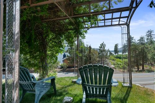 Amazing Grace - Zen mountain retreat with lake views in Fawnskin, USA