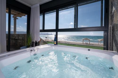 מבנים בים 77 Suites at sea, Haifa (foto 5)