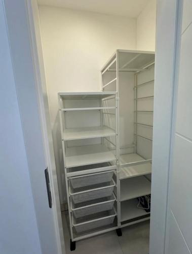 Modern City Apartment, Just 5 Minutes to Downtown, Norimberga (foto 3)