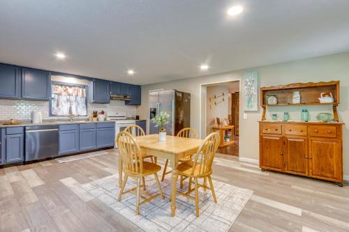 Harrison Getaway with Yard and Parking Near Fishing in Harrison, USA