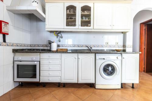 Kitchen, Urban Beach - A Algarvia in Sao Sebastiao