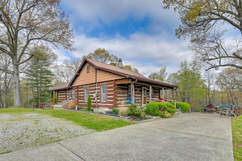Country Escape: Log Cabin Near Kentucky Lake! in Lake City (KY)