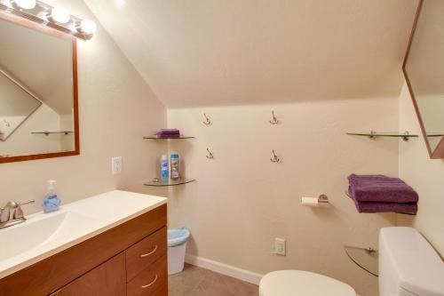 1 Mi to Rainbow Lake Wooded Retreat with Deck!